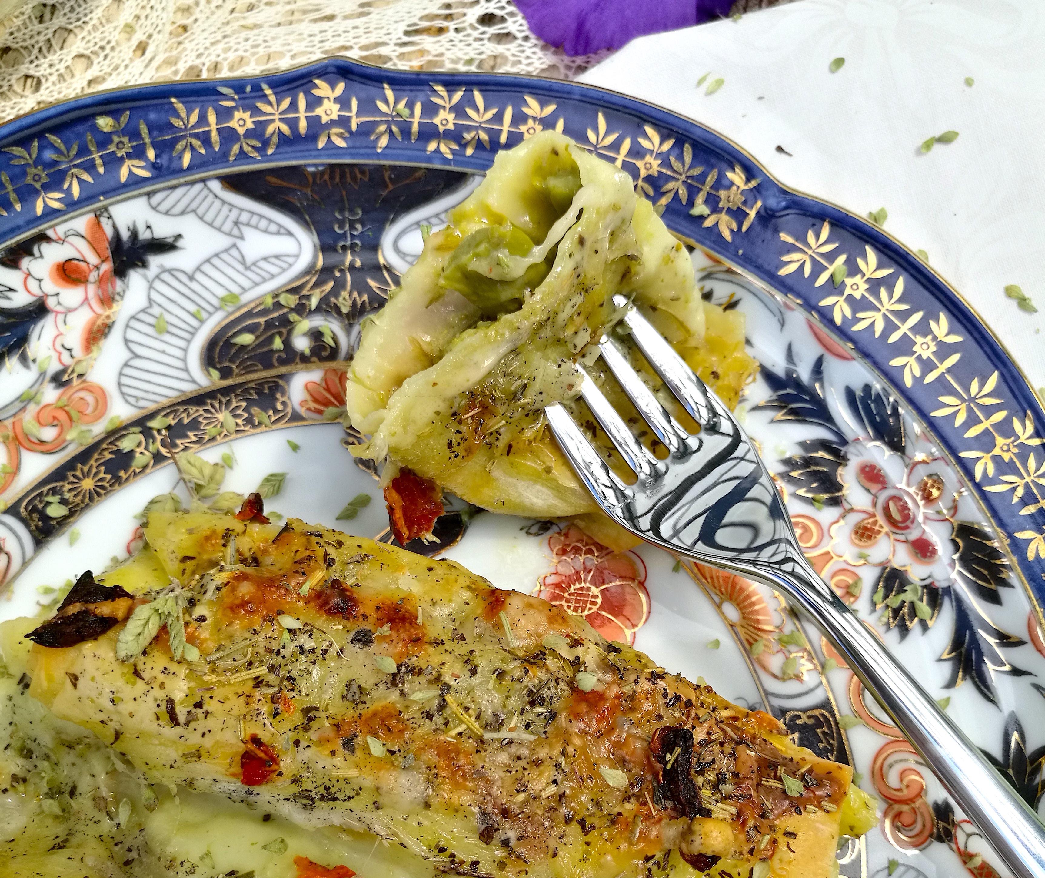 Fresh pesto cannelloni and dried tomatoes