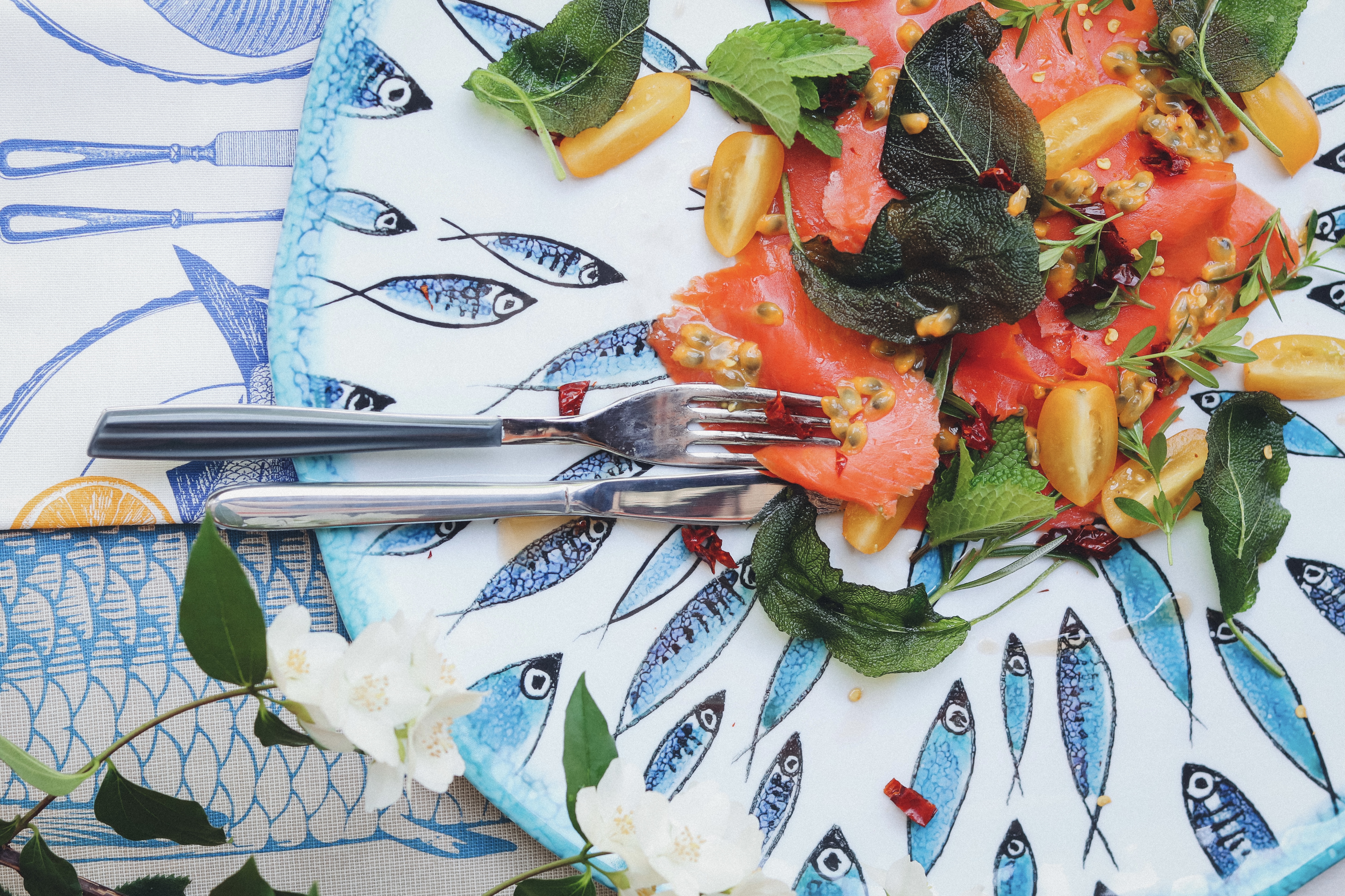 Olio al granchio bretone, Sockeye e salvia fritta