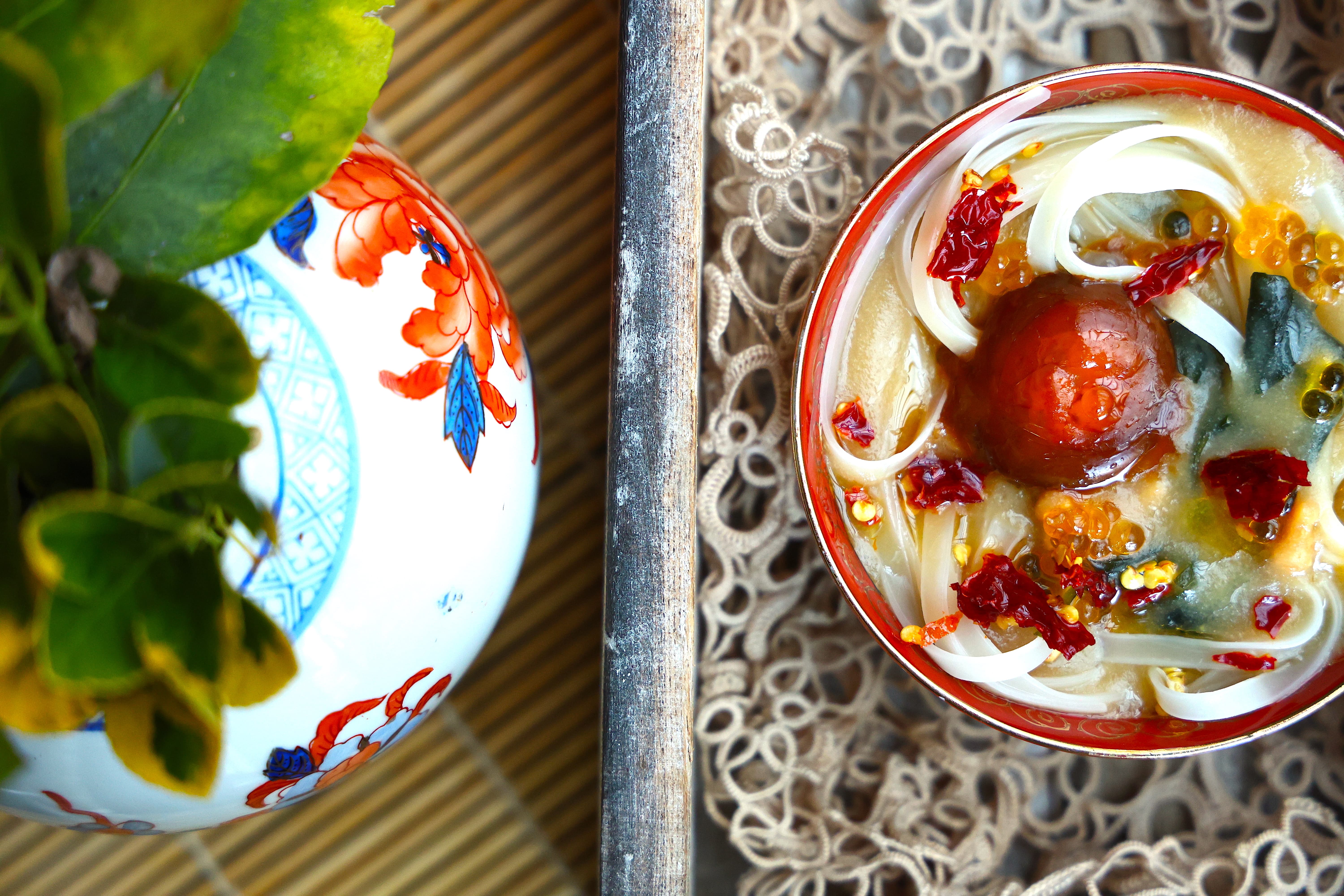 Dal Giappone: MISOSHIRU con tuorlo marinato e perle di granchio